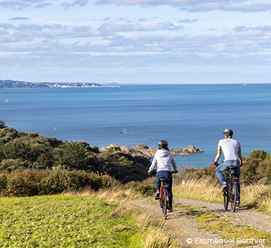 Sentiers à découvrir à vélo, à proximité du camping la Petite Ville à Pordic