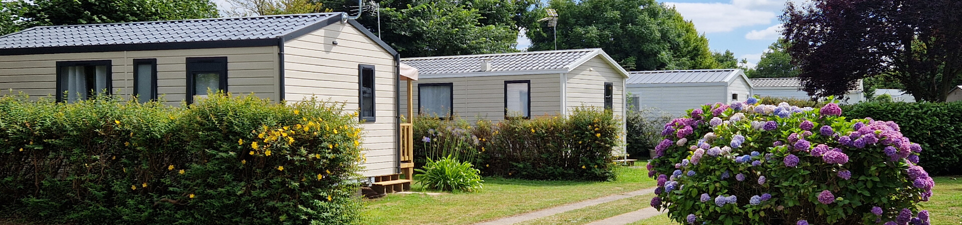 Location de mobil-homes spacieux, nichés dans des vastes emplacements camping la Petite Ville à Pordic